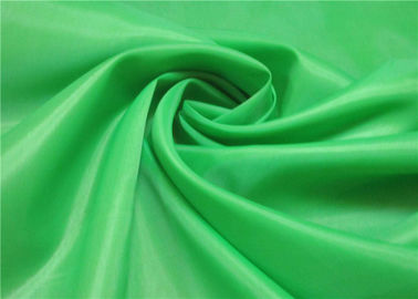 Chine Tissu vert du tissu 100% de doublure de taffetas de polyester, tissé et de teinture de taffetas fournisseur