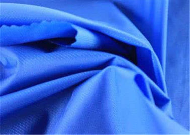 Chine Tissu imperméable de taffetas bleu, tissu en nylon confortable de taffetas de la sensation 70d de main fournisseur