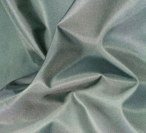 Chine 450 * la plaine de tissu de Knit de polyester de compte du fil 450d a teint le modèle pour des sacs fournisseur