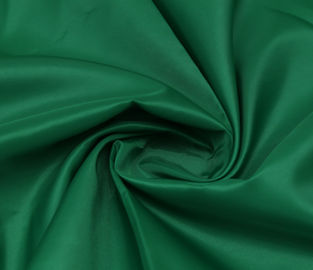 Chine Tissu de nylon de la coutume 190T 100 résistance thermique de 54 GM/M pour le vêtement de sac fournisseur