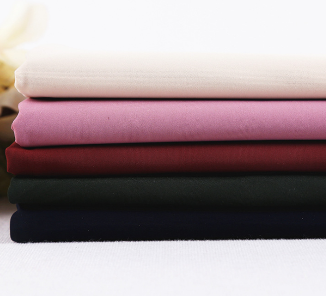 Le fil extérieur lisse a teint le tissu/82 le Spandex Fabric180 GM/M de polyester 18