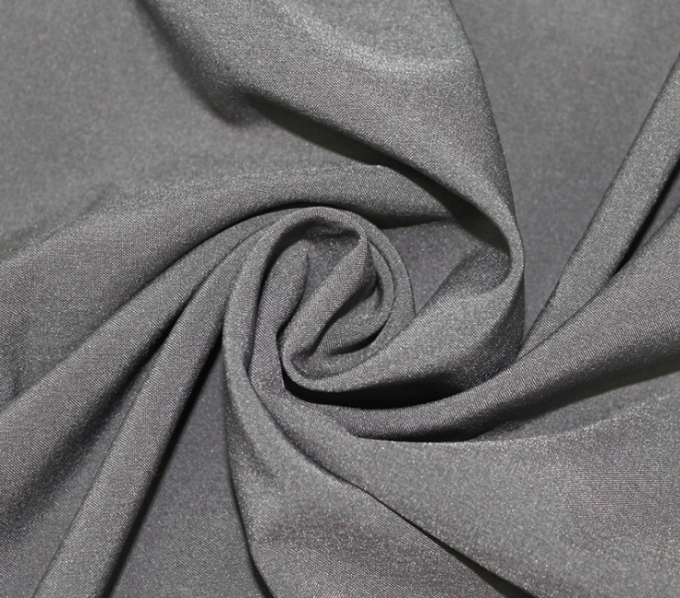 Doux de polyester de tissu gris respirable de pongé et confortable superbes pour le matériel de revêtement