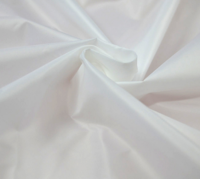 Tissu rouge/de rose/jaune polyester de taffetas pour rayer le tissu de vêtement