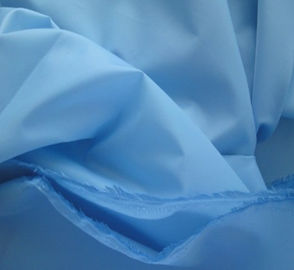 Chine Tissu 100% de doublure de polyester 65 GM/M 300T 50 * doux 50D superbe pour la lingerie fournisseur