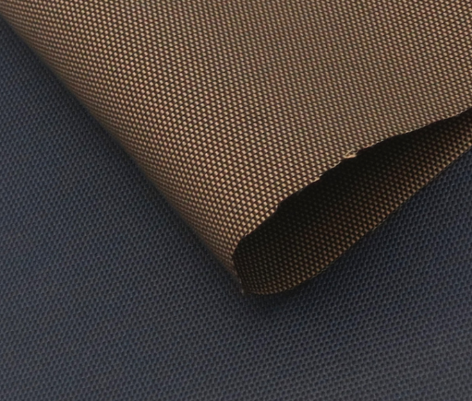 Le tissu 1680D 285gsm 81T 58" de polyester d'Oxford enduit par unité centrale 100 a adapté la couleur aux besoins du client